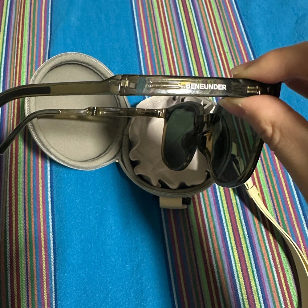 BENEUNDER Folding sunglasses with Carrying Case
